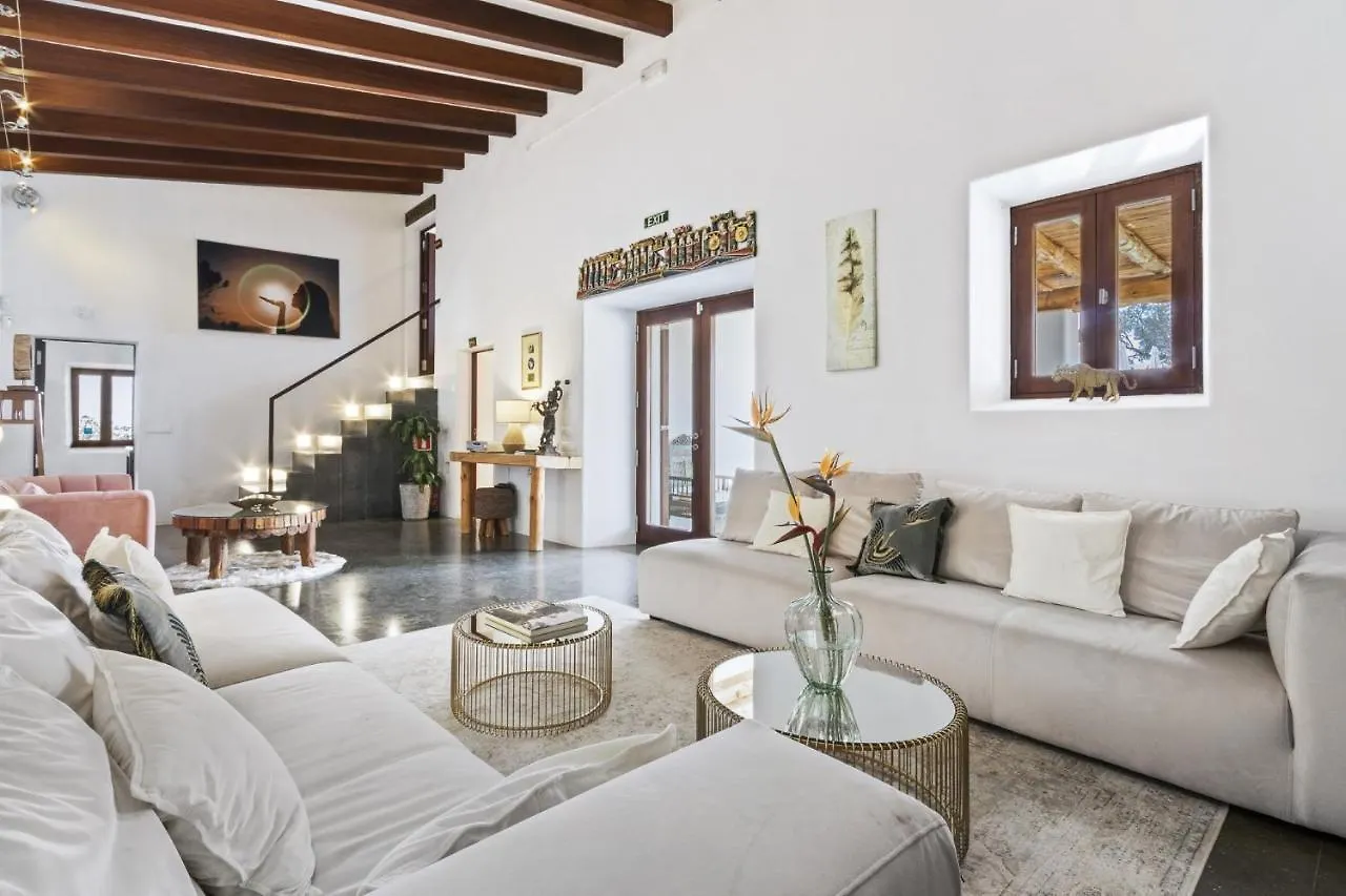 Ravishing Ibiza Villa Cel Blau 9 Bedrooms Private Pool Beautiful Country Views Santa Eulalia 圣埃乌拉利亚